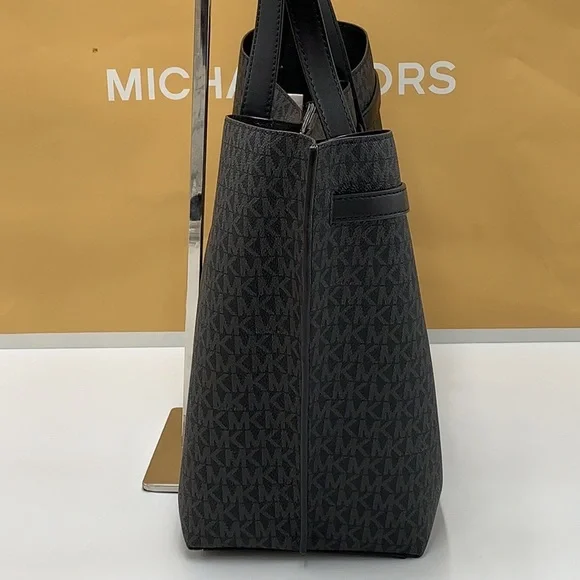 MICHAEL KORS BLACK SIGNATURE COLOR Emilia Large Logo Tote Bag